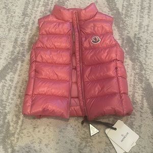 Moncler kids vest NWT